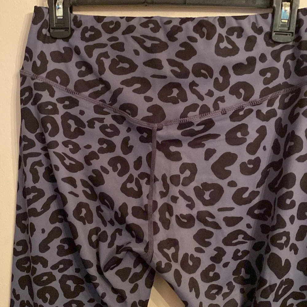 Unbranded, Women's Two-Piece, Leopard Print Sports Bra & Legging, Size: XL - Picture 9 of 11